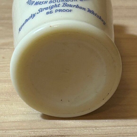 1970’s Vintage Henry Mckenna Bourbon Whisky Miniature Ceramic Jug Bottle - Picture 9 of 14